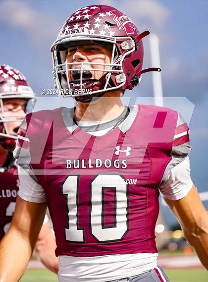 Thumbnail 3 in Magnolia vs Klein Cain photogallery.