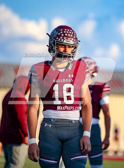 Thumbnail 1 in Magnolia vs Klein Cain photogallery.