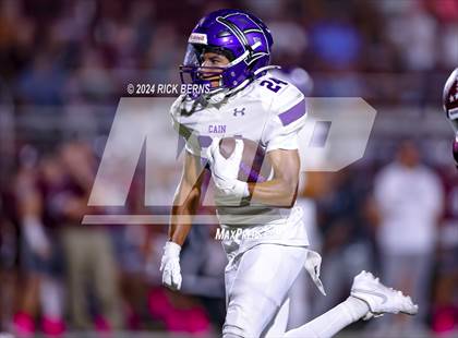 Thumbnail 2 in Magnolia vs Klein Cain photogallery.