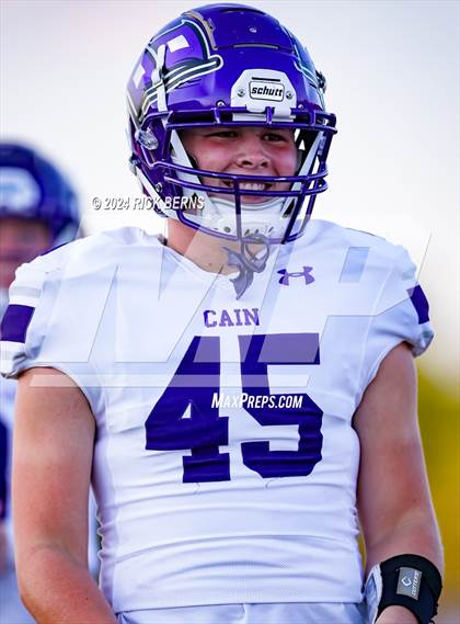 Thumbnail 2 in Magnolia vs Klein Cain photogallery.