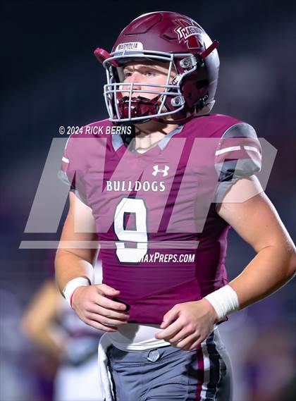 Thumbnail 2 in Magnolia vs Klein Cain photogallery.