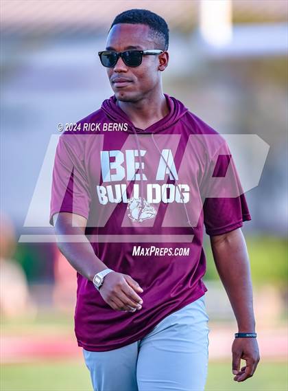 Thumbnail 2 in Magnolia vs Klein Cain photogallery.