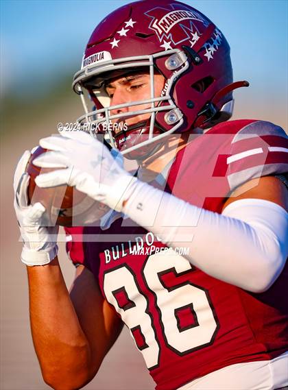 Thumbnail 3 in Magnolia vs Klein Cain photogallery.