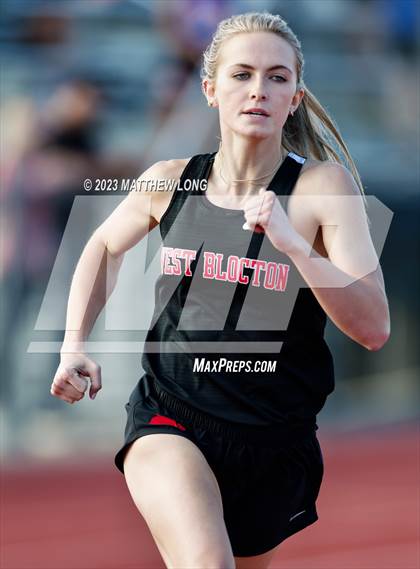 Thumbnail 2 in Husky Hilltop Classic photogallery.