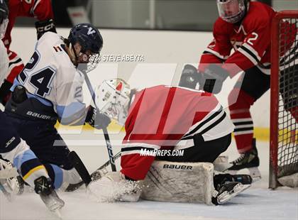 Thumbnail 1 in Valor Christian vs. Denver East (CHSAA 5A Quarterfinals) photogallery.