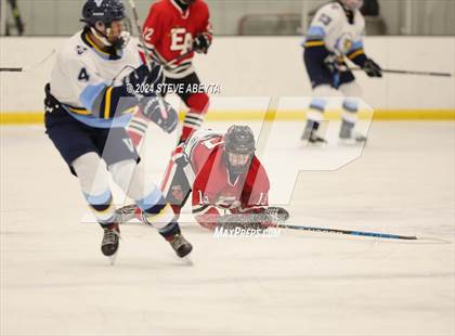 Thumbnail 2 in Valor Christian vs. Denver East (CHSAA 5A Quarterfinals) photogallery.