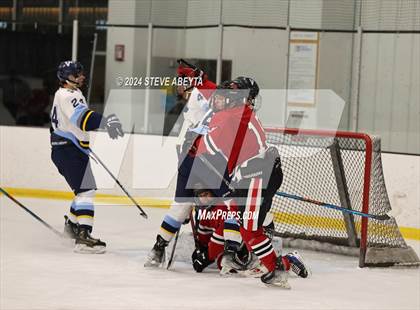 Thumbnail 2 in Valor Christian vs. Denver East (CHSAA 5A Quarterfinals) photogallery.