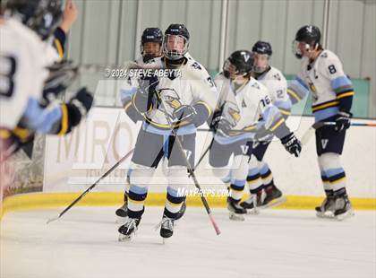 Thumbnail 2 in Valor Christian vs. Denver East (CHSAA 5A Quarterfinals) photogallery.