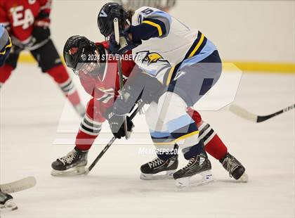 Thumbnail 2 in Valor Christian vs. Denver East (CHSAA 5A Quarterfinals) photogallery.