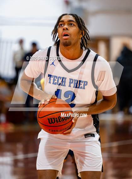 Thumbnail 1 in Friendship Tech Prep Academy vs. Highland (Capital Hoops Mayhem on Military) photogallery.