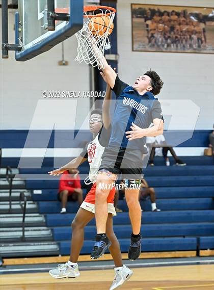 Thumbnail 3 in Calvary Christian vs Clearwater (The Hoop Vibe) photogallery.