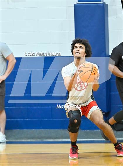 Thumbnail 2 in Calvary Christian vs Clearwater (The Hoop Vibe) photogallery.