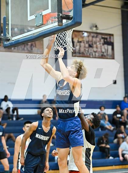 Thumbnail 3 in Calvary Christian vs Clearwater (The Hoop Vibe) photogallery.