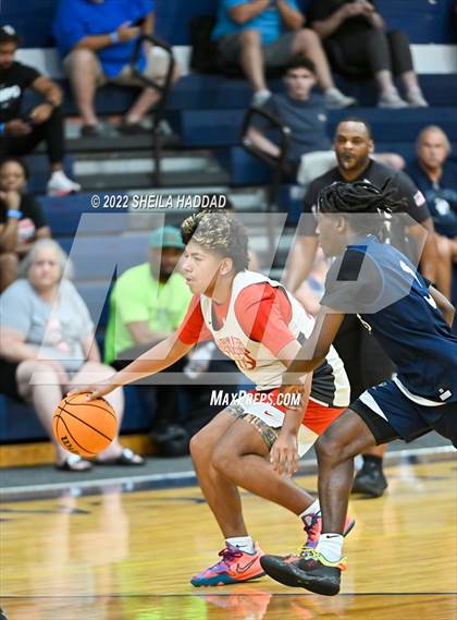 Thumbnail 1 in Calvary Christian vs Clearwater (The Hoop Vibe) photogallery.