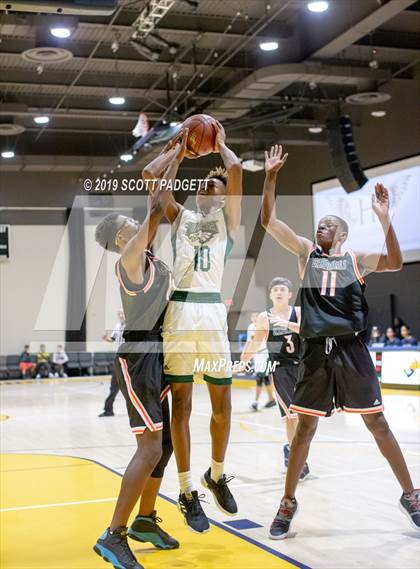 Thumbnail 2 in Eisenhower vs. San Bernardino (Rancho Christian Eagles Showcase) photogallery.