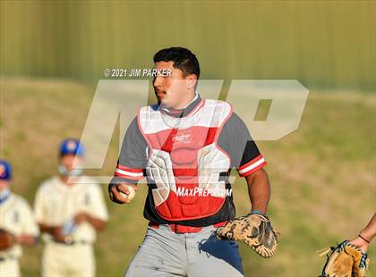Thumbnail 2 in Del Valle vs. Anderson (AISD Tournament) photogallery.