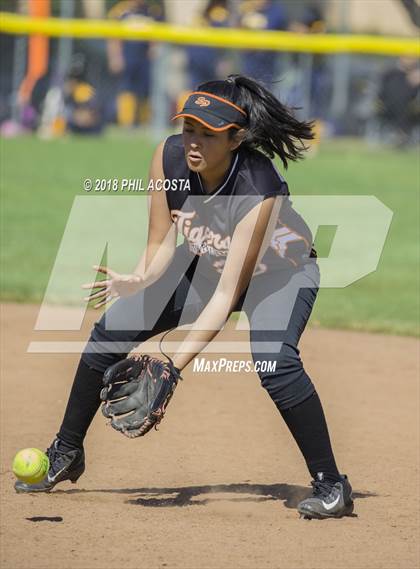 Thumbnail 1 in Flintridge Prep vs South Pasadena photogallery.