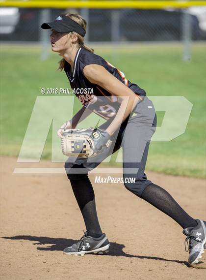 Thumbnail 2 in Flintridge Prep vs South Pasadena photogallery.