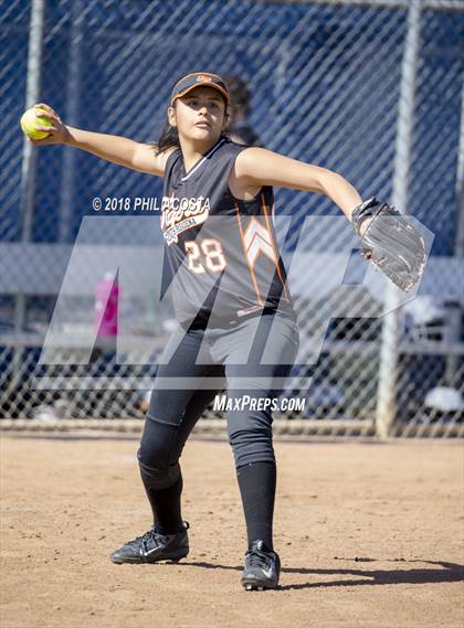 Thumbnail 2 in Flintridge Prep vs South Pasadena photogallery.