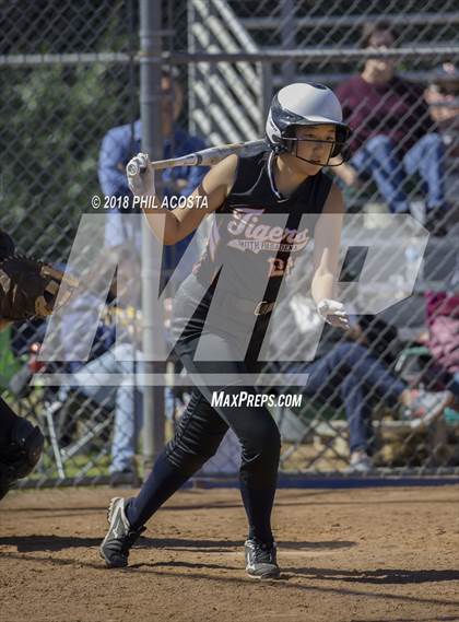 Thumbnail 2 in Flintridge Prep vs South Pasadena photogallery.