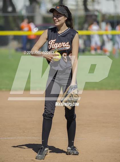 Thumbnail 1 in Flintridge Prep vs South Pasadena photogallery.