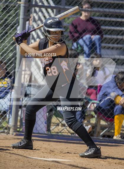 Thumbnail 2 in Flintridge Prep vs South Pasadena photogallery.