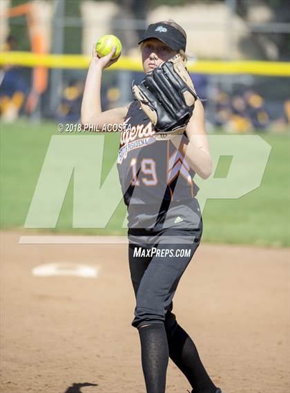 Thumbnail 2 in Flintridge Prep vs South Pasadena photogallery.