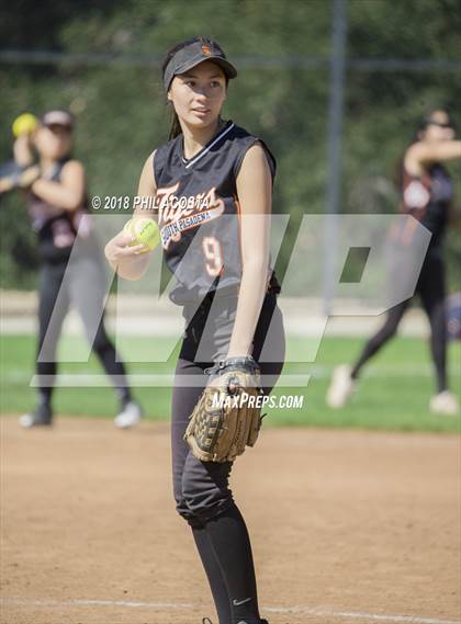 Thumbnail 2 in Flintridge Prep vs South Pasadena photogallery.