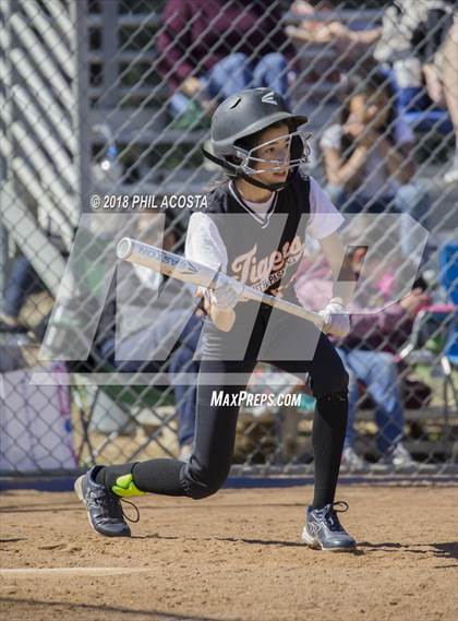 Thumbnail 2 in Flintridge Prep vs South Pasadena photogallery.
