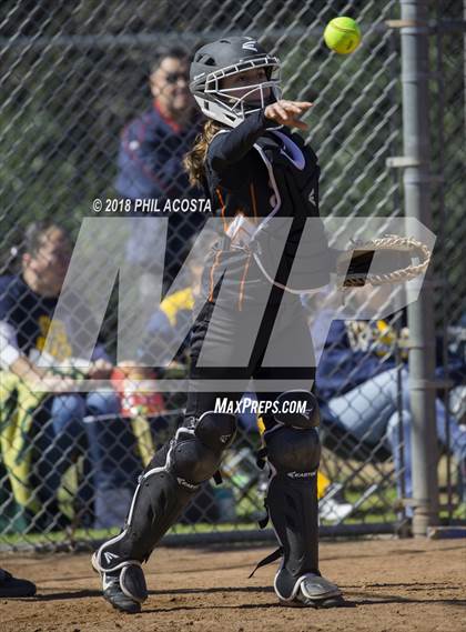 Thumbnail 1 in Flintridge Prep vs South Pasadena photogallery.