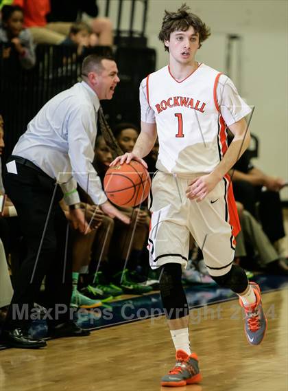Thumbnail 3 in Berkner [L. V.] vs Rockwall (UIL 5A Area Playoff) photogallery.