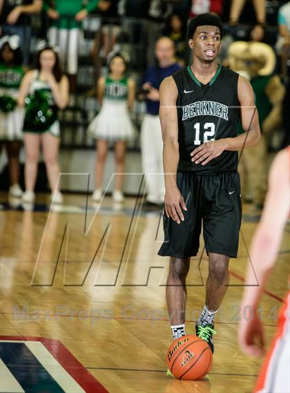 Thumbnail 3 in Berkner [L. V.] vs Rockwall (UIL 5A Area Playoff) photogallery.