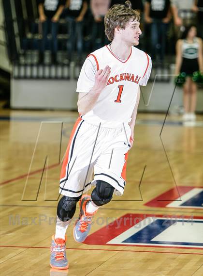 Thumbnail 2 in Berkner [L. V.] vs Rockwall (UIL 5A Area Playoff) photogallery.