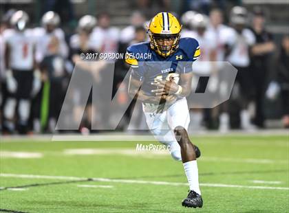 Thumbnail 1 in Lamar vs. Haltom (UIL 6A Bi-District Playoff) photogallery.
