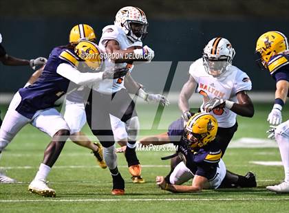 Thumbnail 1 in Lamar vs. Haltom (UIL 6A Bi-District Playoff) photogallery.