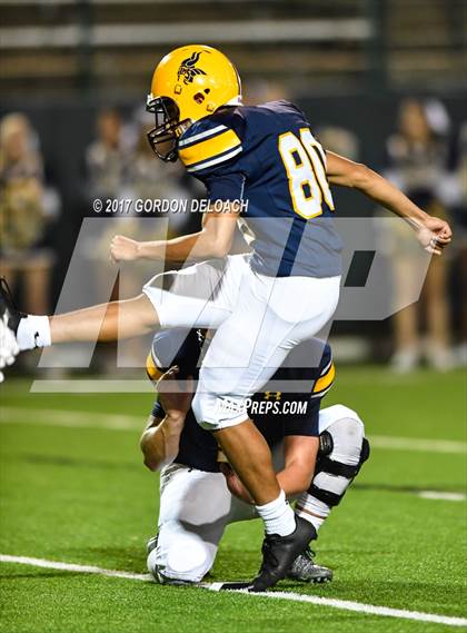 Thumbnail 3 in Lamar vs. Haltom (UIL 6A Bi-District Playoff) photogallery.