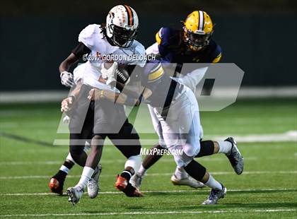 Thumbnail 3 in Lamar vs. Haltom (UIL 6A Bi-District Playoff) photogallery.