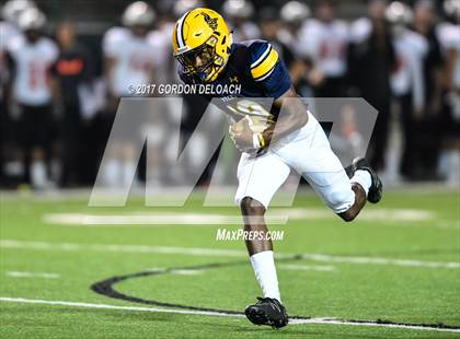 Thumbnail 1 in Lamar vs. Haltom (UIL 6A Bi-District Playoff) photogallery.
