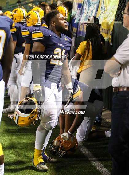 Thumbnail 1 in Lamar vs. Haltom (UIL 6A Bi-District Playoff) photogallery.