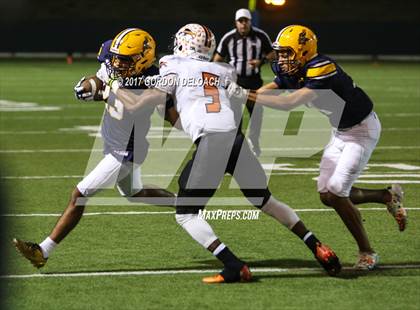 Thumbnail 1 in Lamar vs. Haltom (UIL 6A Bi-District Playoff) photogallery.