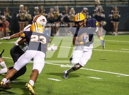 Thumbnail 3 in Lamar vs. Haltom (UIL 6A Bi-District Playoff) photogallery.