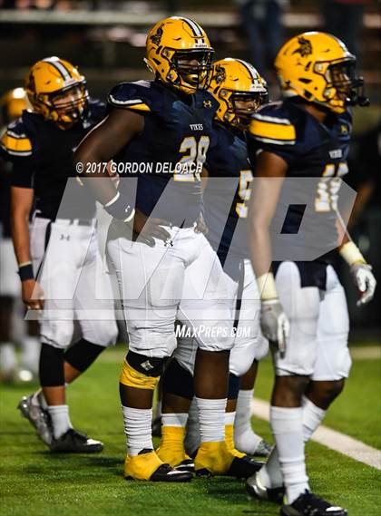 Thumbnail 1 in Lamar vs. Haltom (UIL 6A Bi-District Playoff) photogallery.