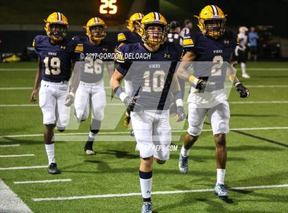 Thumbnail 1 in Lamar vs. Haltom (UIL 6A Bi-District Playoff) photogallery.