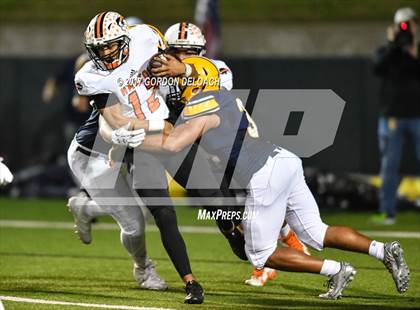 Thumbnail 1 in Lamar vs. Haltom (UIL 6A Bi-District Playoff) photogallery.