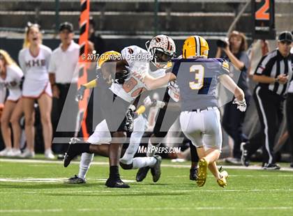 Thumbnail 3 in Lamar vs. Haltom (UIL 6A Bi-District Playoff) photogallery.