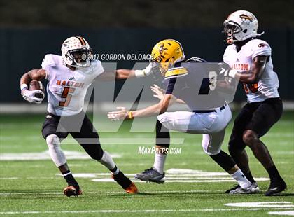 Thumbnail 1 in Lamar vs. Haltom (UIL 6A Bi-District Playoff) photogallery.