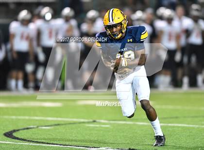 Thumbnail 2 in Lamar vs. Haltom (UIL 6A Bi-District Playoff) photogallery.