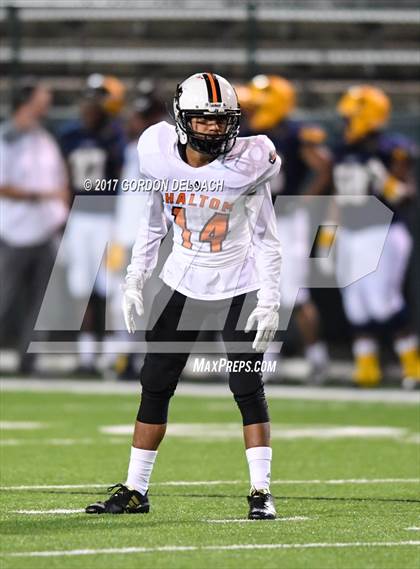 Thumbnail 3 in Lamar vs. Haltom (UIL 6A Bi-District Playoff) photogallery.