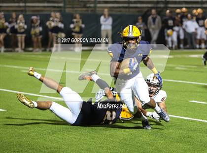 Thumbnail 3 in Lamar vs. Haltom (UIL 6A Bi-District Playoff) photogallery.