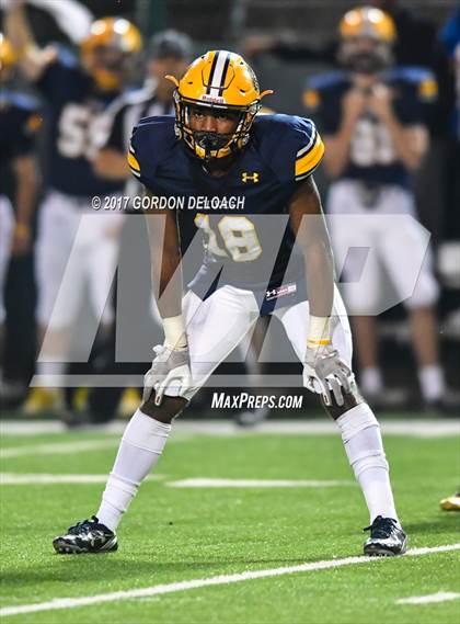 Thumbnail 2 in Lamar vs. Haltom (UIL 6A Bi-District Playoff) photogallery.